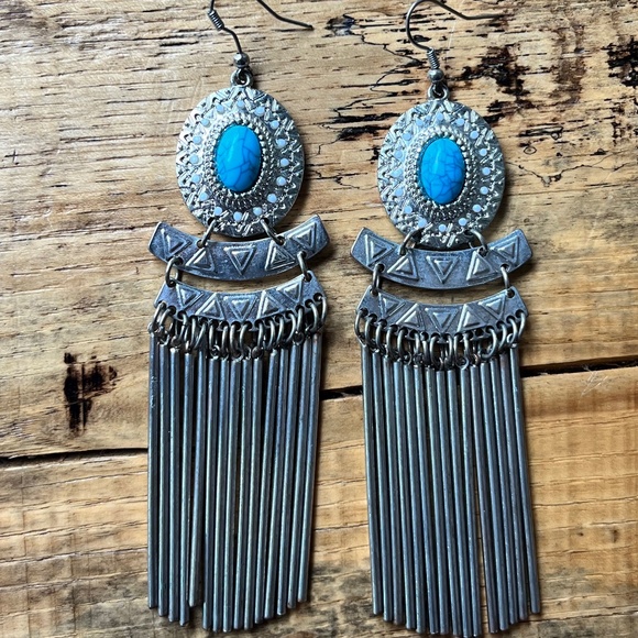 Dangling Earrings - Picture 1 of 1